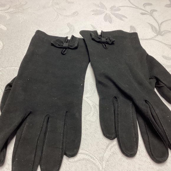 Vintage gloves Accessories - Black vintage gloves cotton with bows. See size in pictures below🖤
